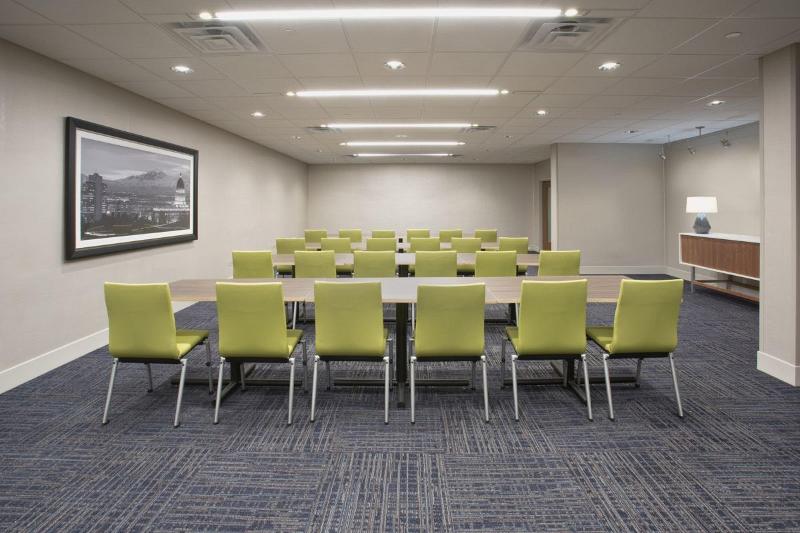 Holiday Inn Express Kermit By IHG image