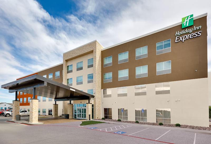 Holiday Inn Express Kermit By IHG image