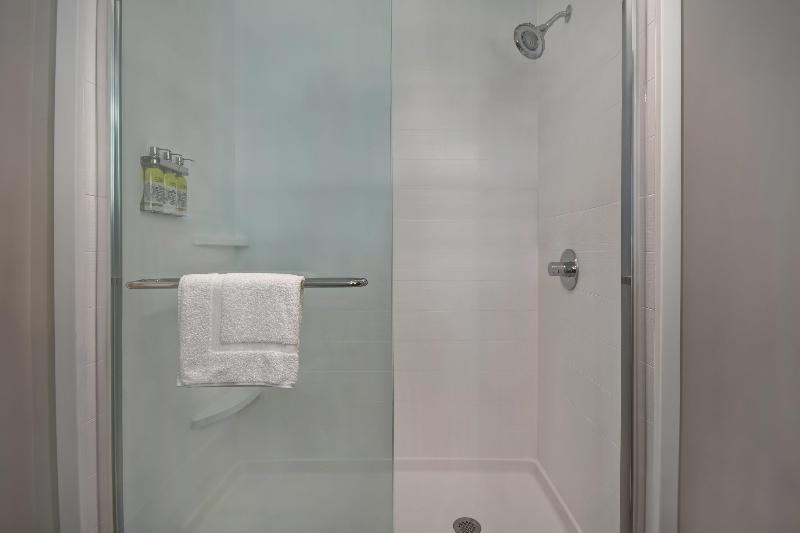 Holiday Inn Express And Suites Galveston Beach image