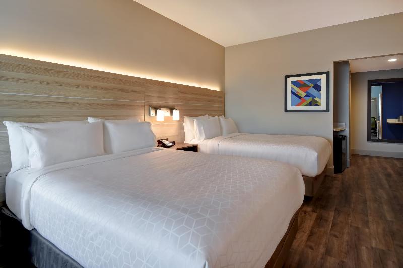 Holiday Inn Express And Suites Galveston Beach image