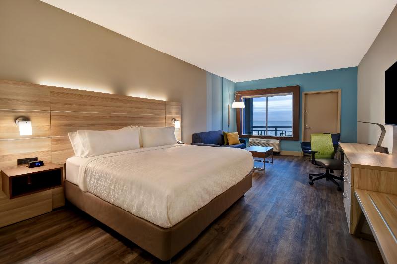 Holiday Inn Express And Suites Galveston Beach image