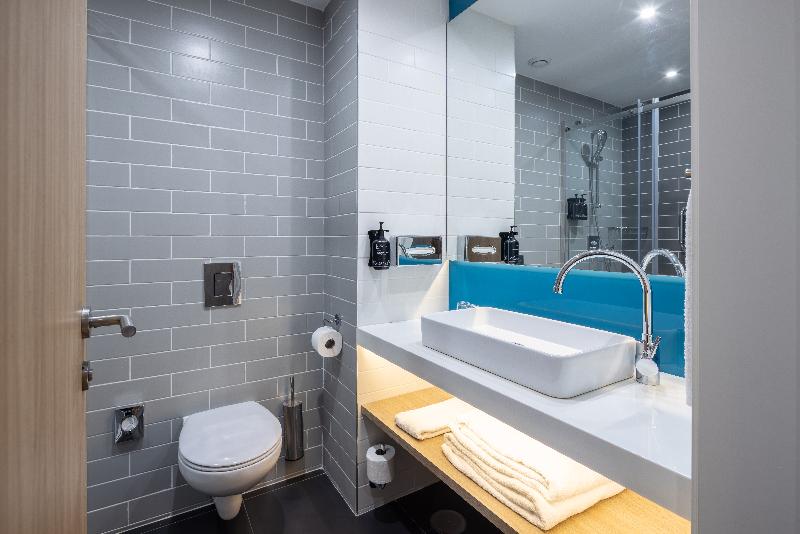 Holiday Inn Express Porto City Center image