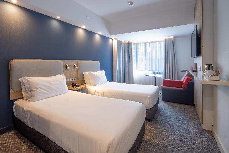 Holiday Inn Express Porto City Center image