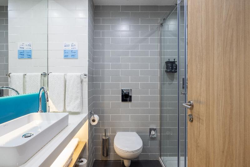 Holiday Inn Express Porto City Center image