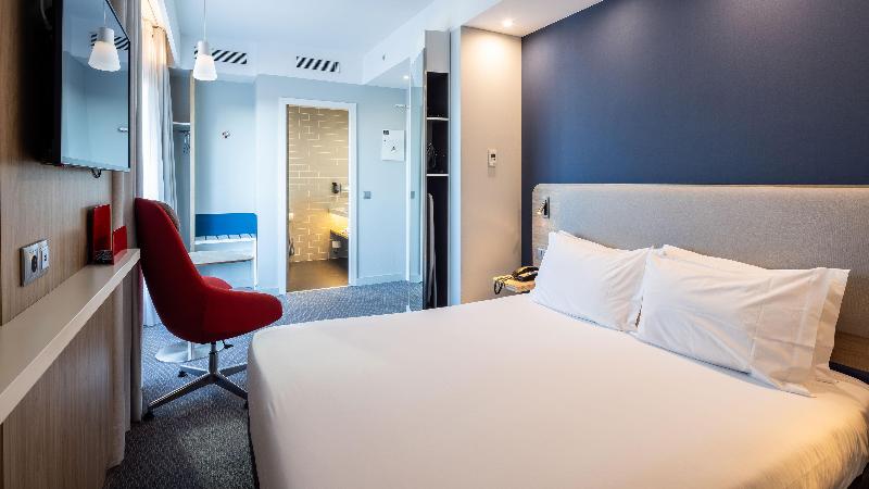 Holiday Inn Express Porto City Center image
