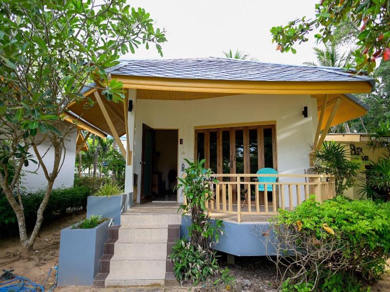 Saphli Villa Beach Resort image