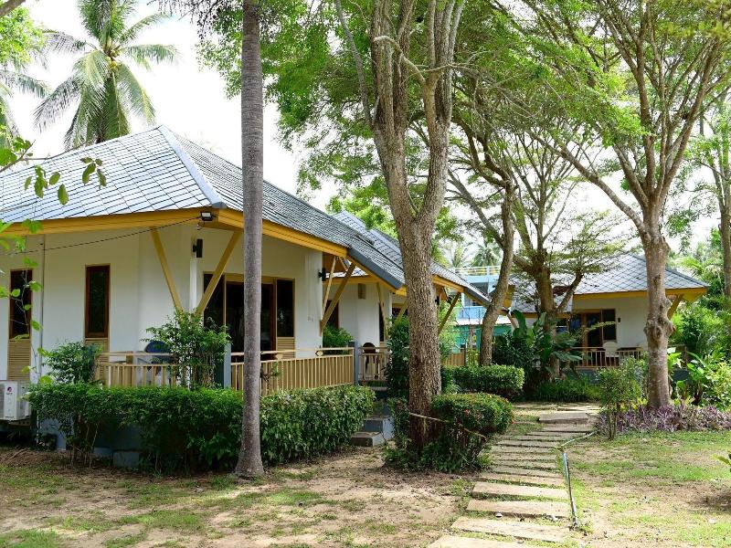Saphli Villa Beach Resort image