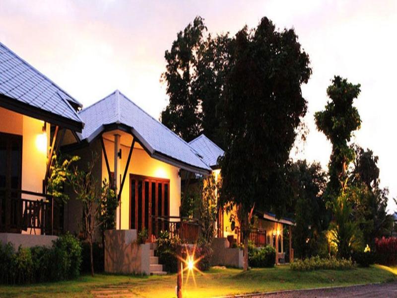 Saphli Villa Beach Resort image
