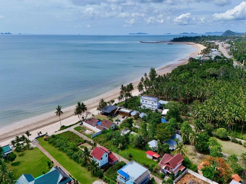 Saphli Villa Beach Resort image