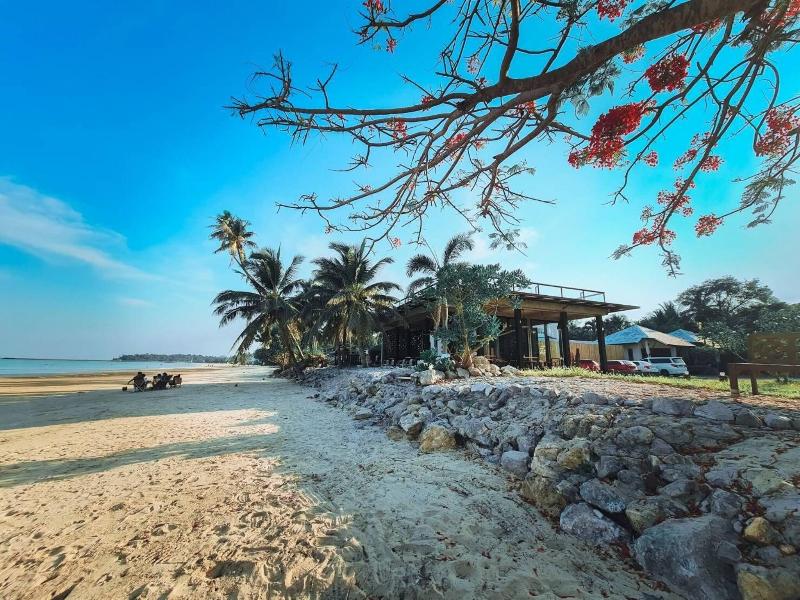 Saphli Villa Beach Resort image