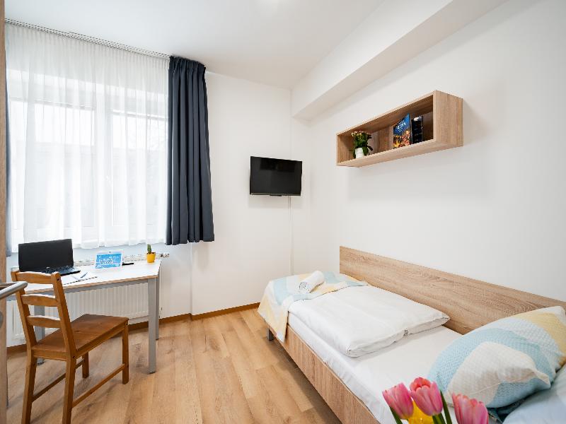 University Hotel image
