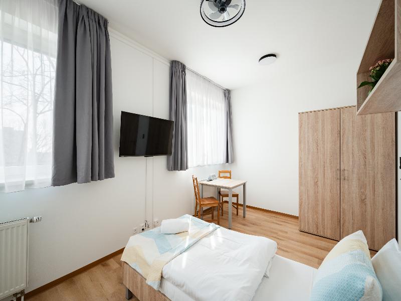 University Hotel image