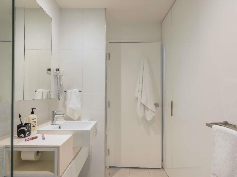 The Sebel Melbourne Docklands image