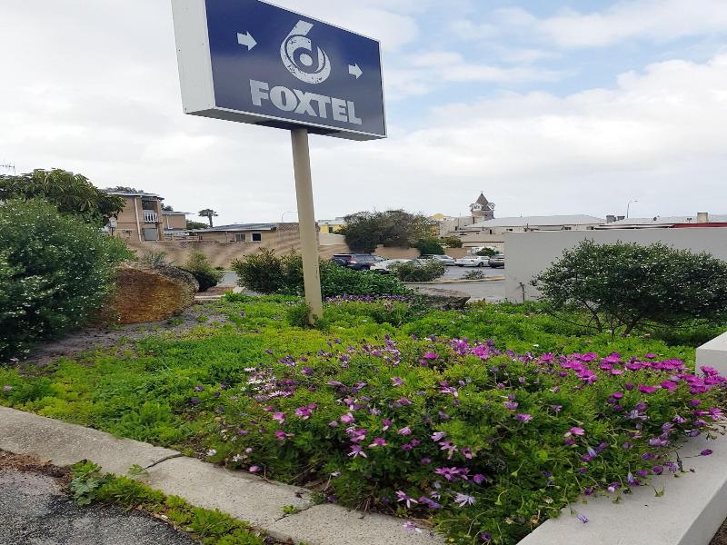 Six Degrees Motel image