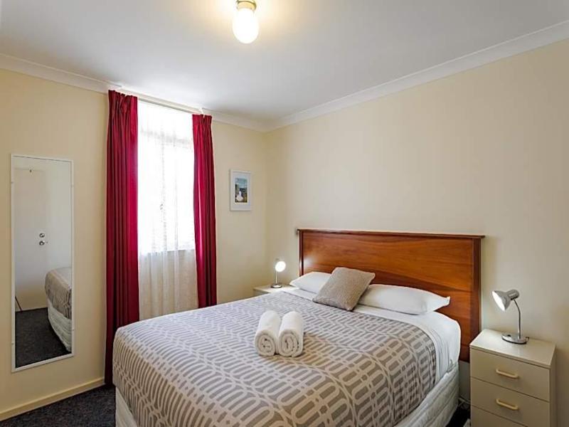 Park Avenue Holiday Units image