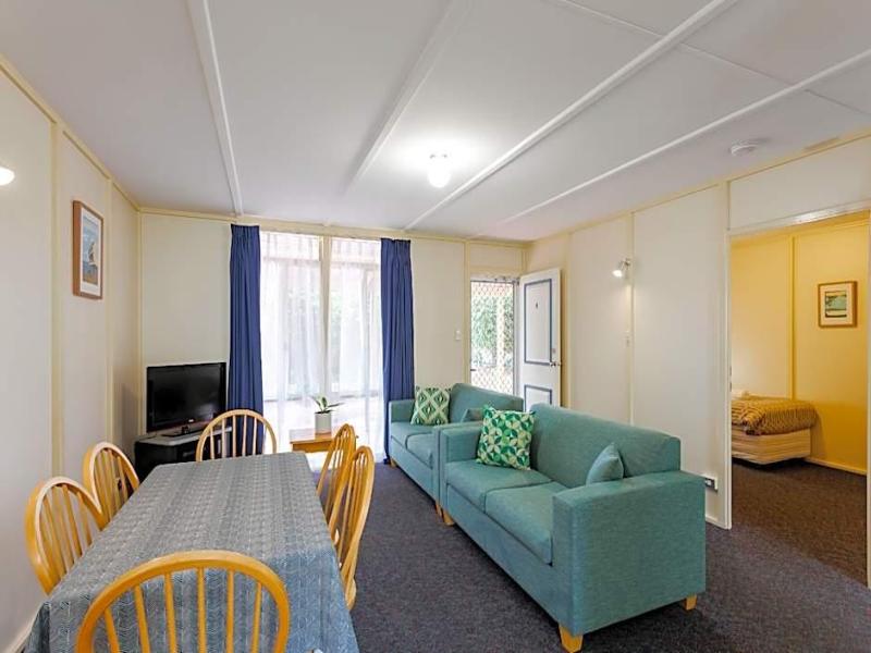 Park Avenue Holiday Units image