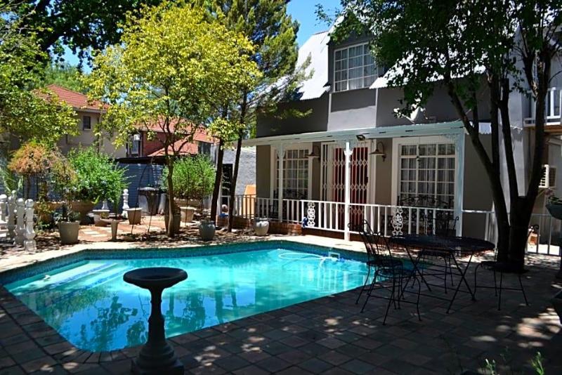 Hobbit Boutique Hotel image