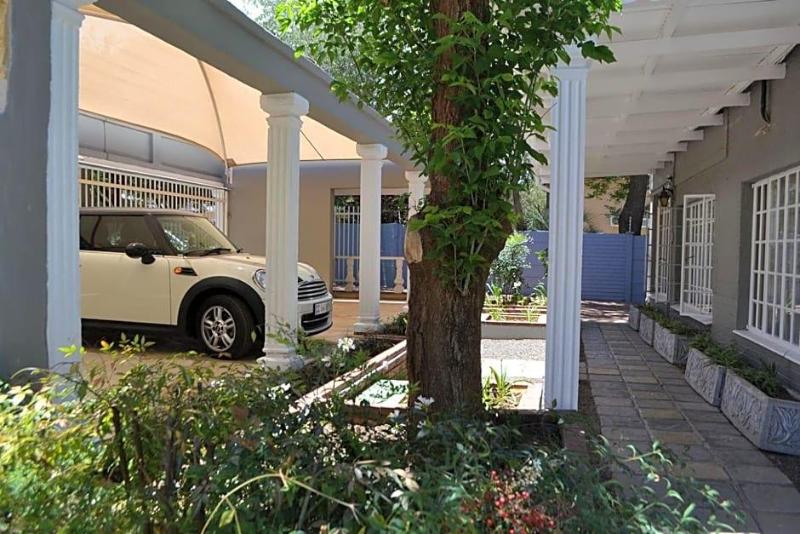Hobbit Boutique Hotel image