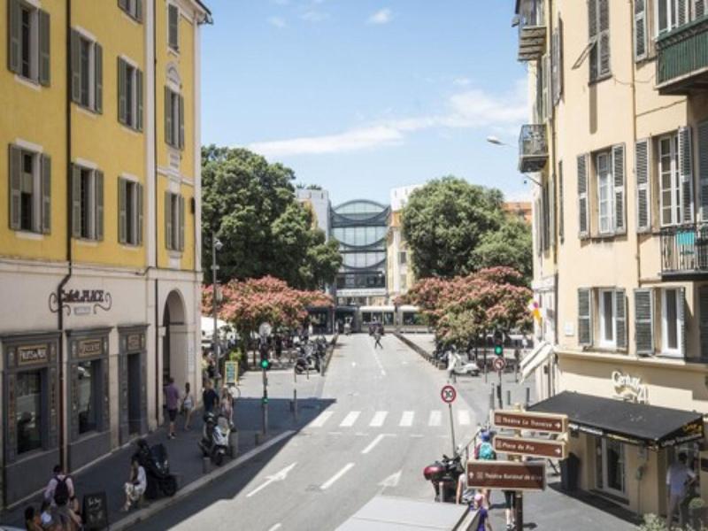 Le Geneve image