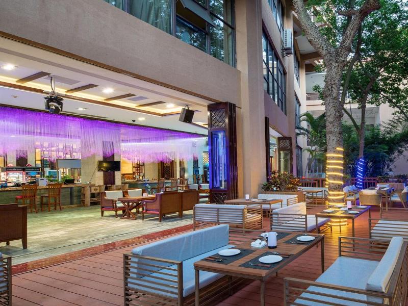 Grand Metro Park Bay Hotel image