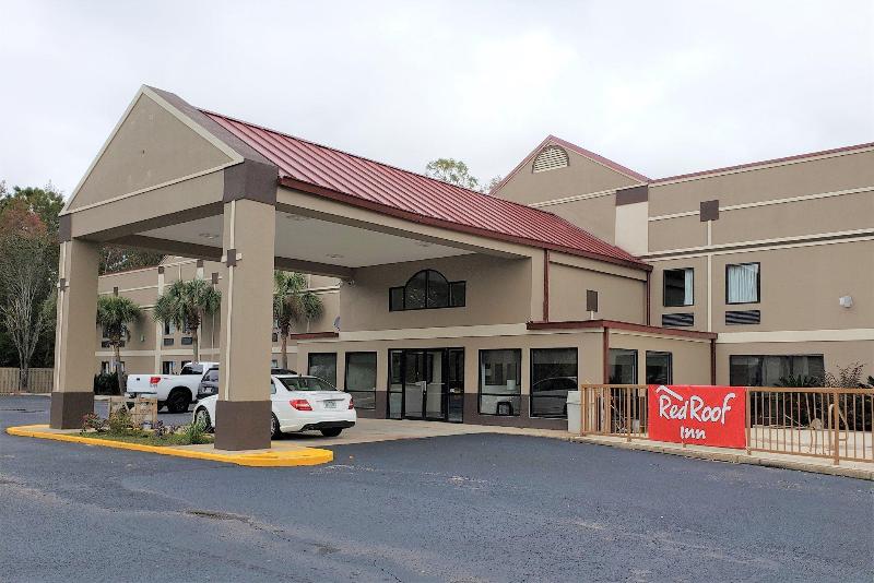Red Roof Inn Moss Point image
