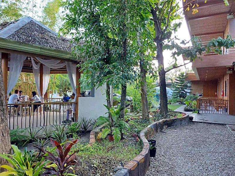 New Village Lodge image