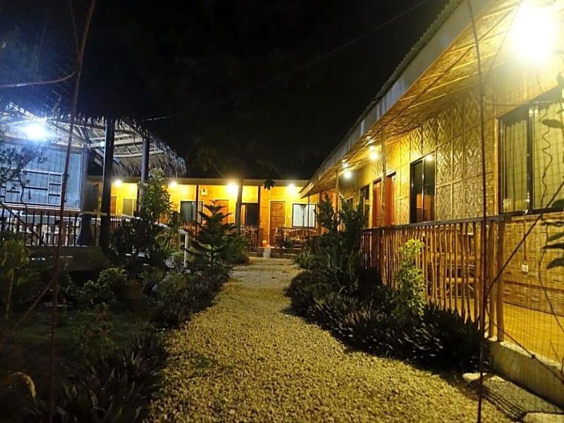 New Village Lodge image
