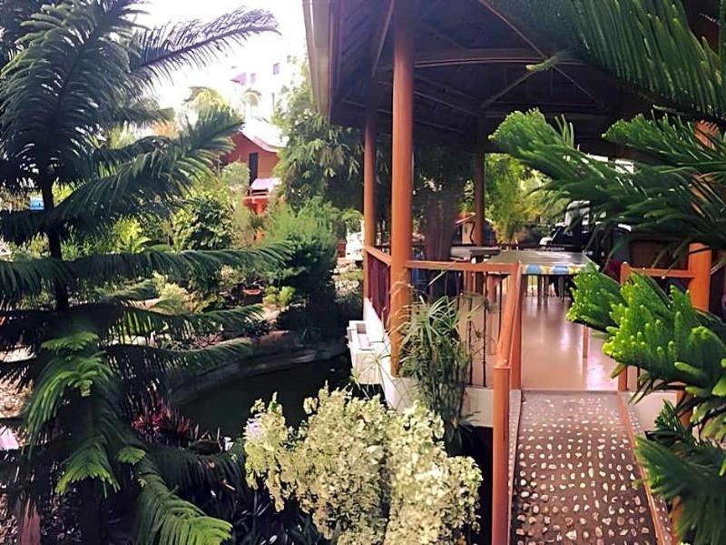 New Village Lodge image