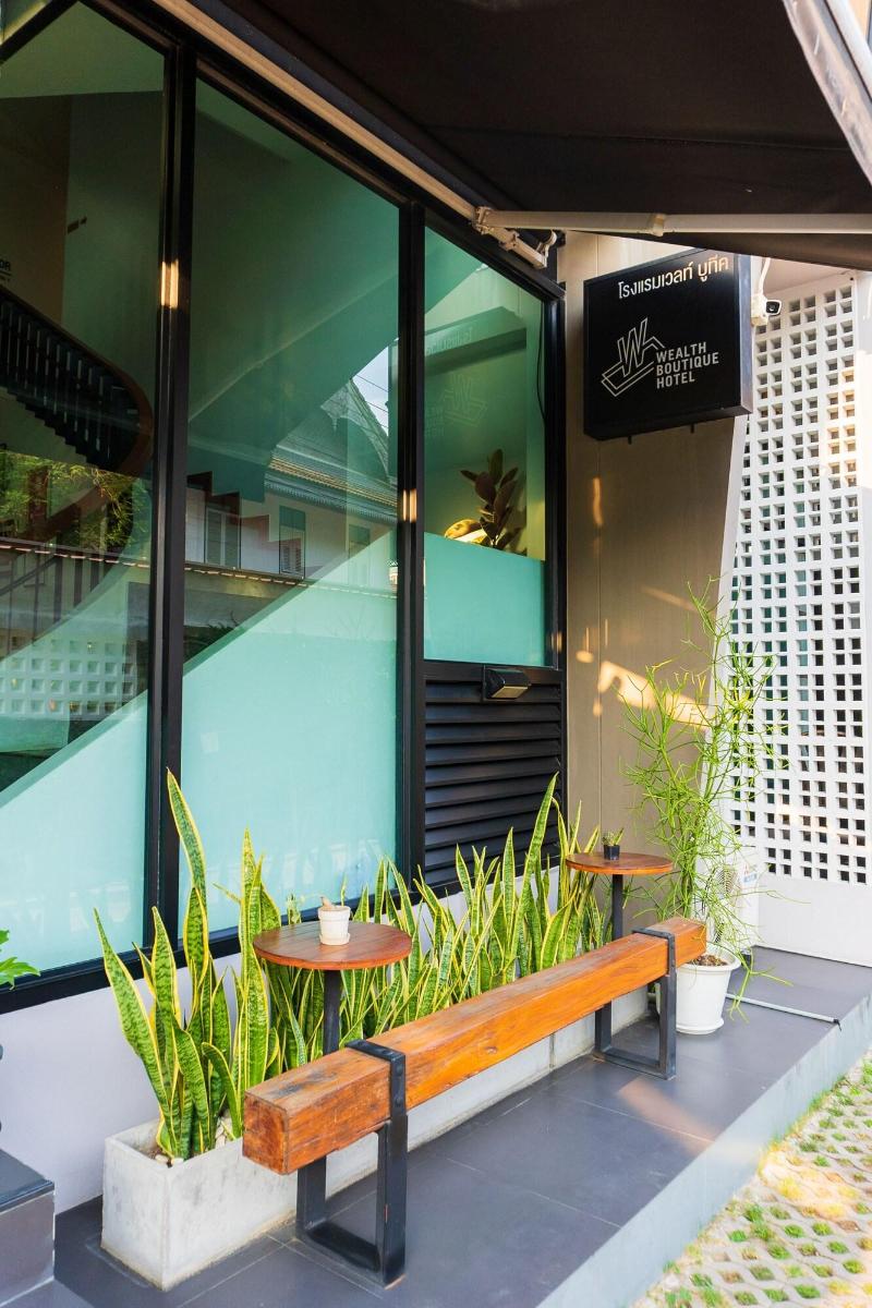 Wealth Boutique Hotel Chiang Mai image