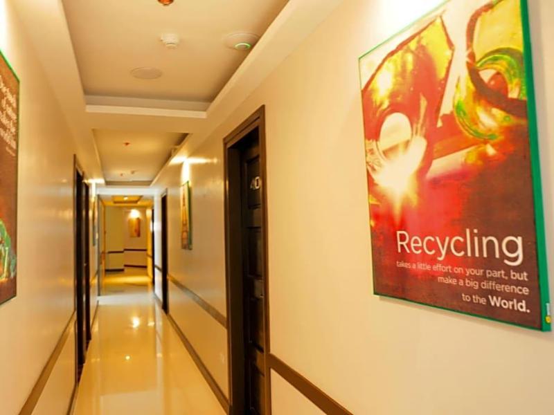 Green Banana Business Hotel image