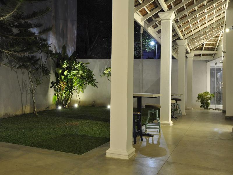 Clock Inn Dehiwala image