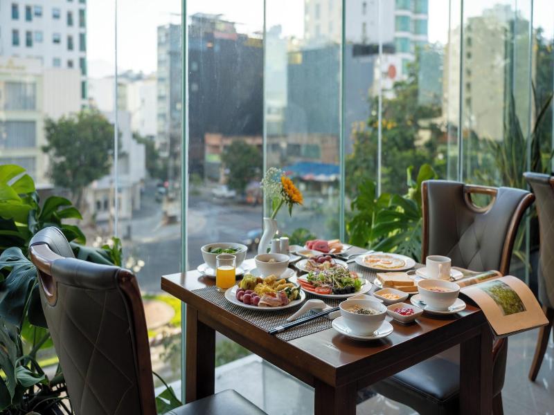 Luxtery Hotel image