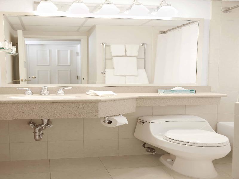 Ethan Allen Hotel image