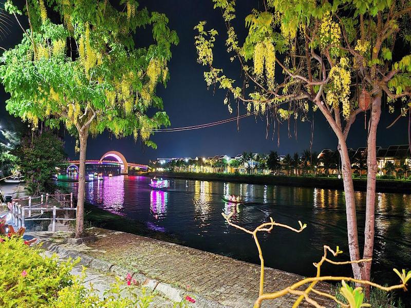 Riverside White House Villa image