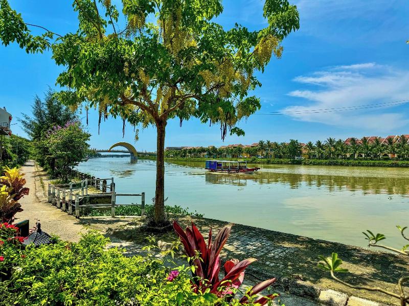 Riverside White House Villa image