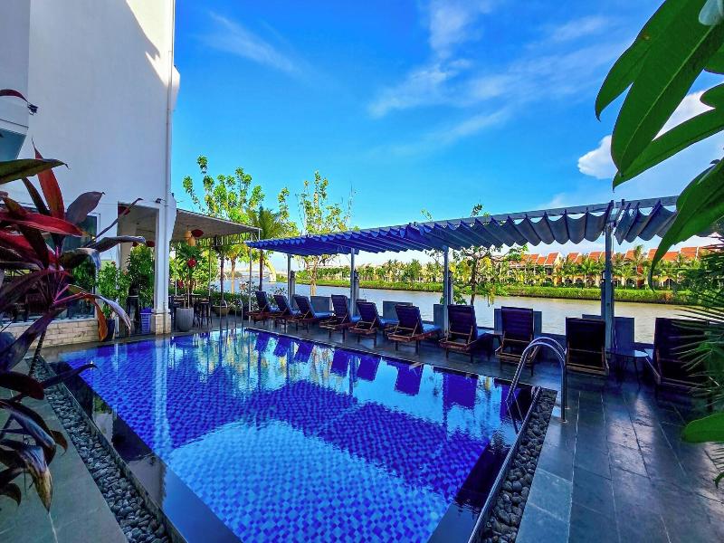 Riverside White House Villa image