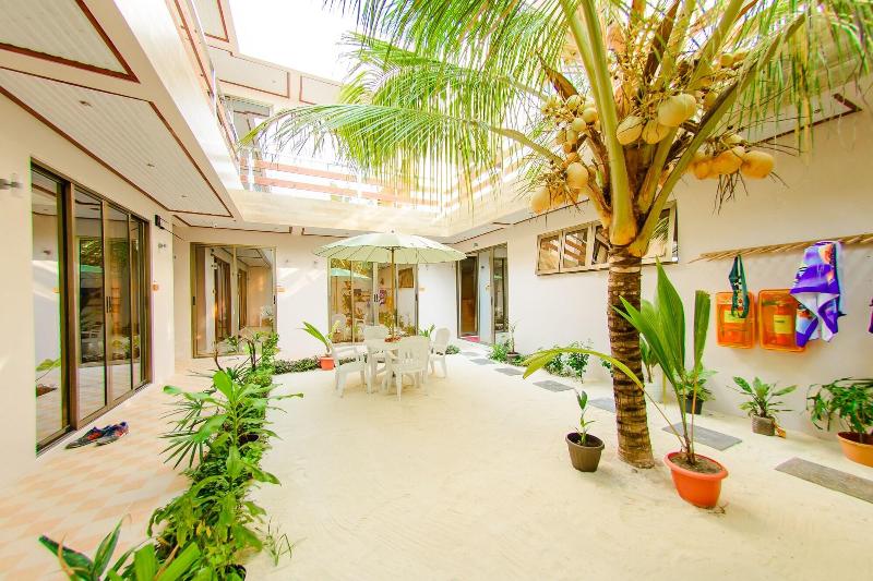 White Sand Lodge at Maafushi — photo 5