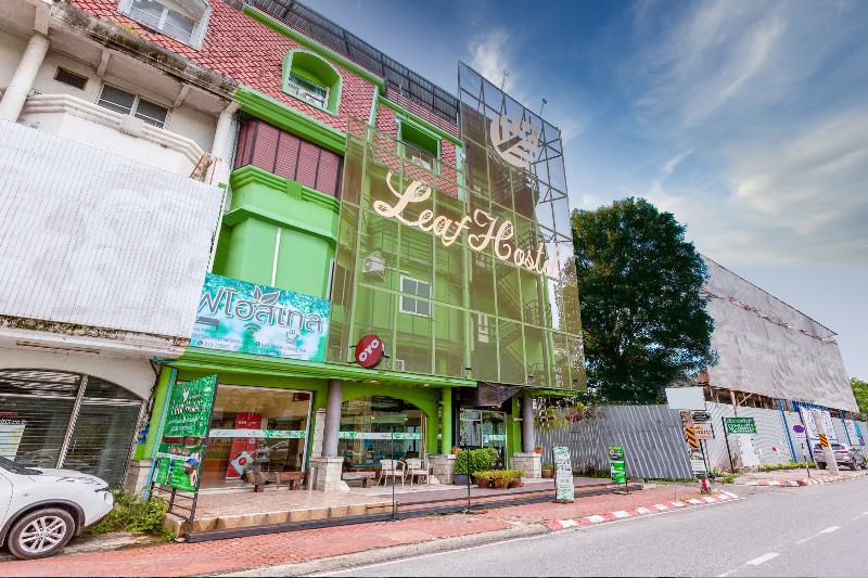 OYO 928 Leaf Hostel