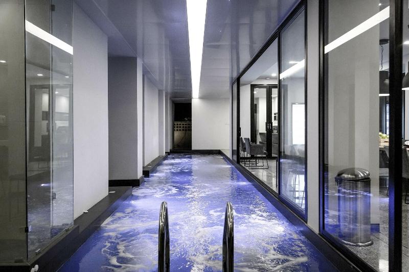 Crew Hotel image