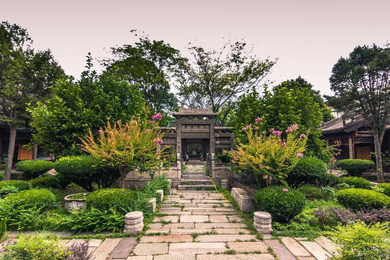 Iu Hotel Chongqing Longtou Temple North Railway St