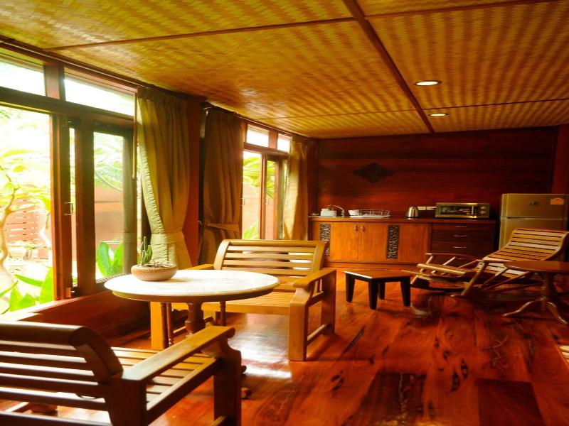 Ruen Kanok Thai House image