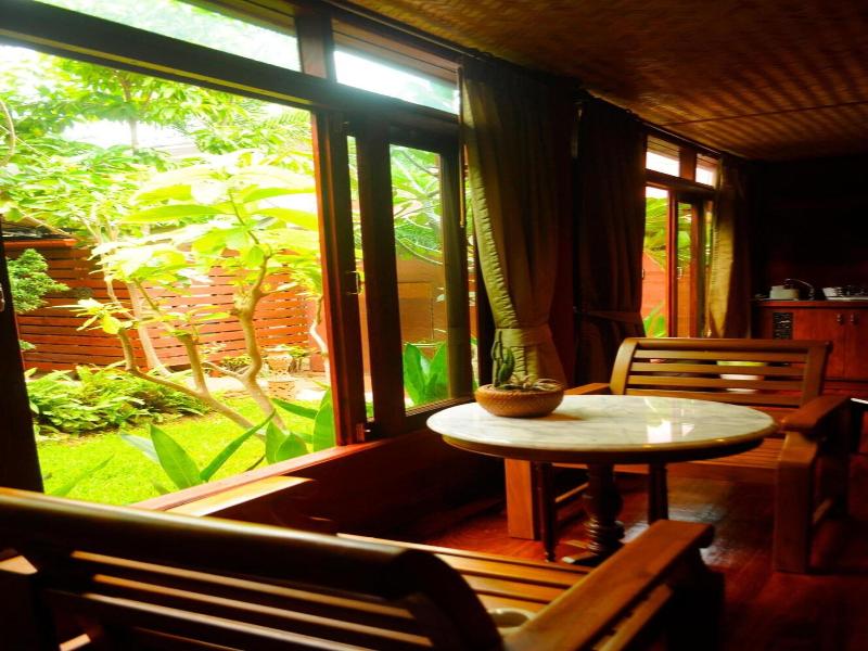 Ruen Kanok Thai House image