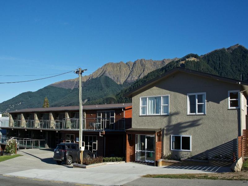 Autoline Motel image