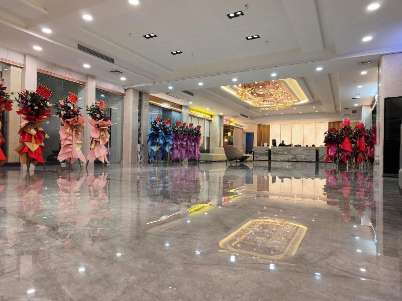Lido De Paris Hotel image