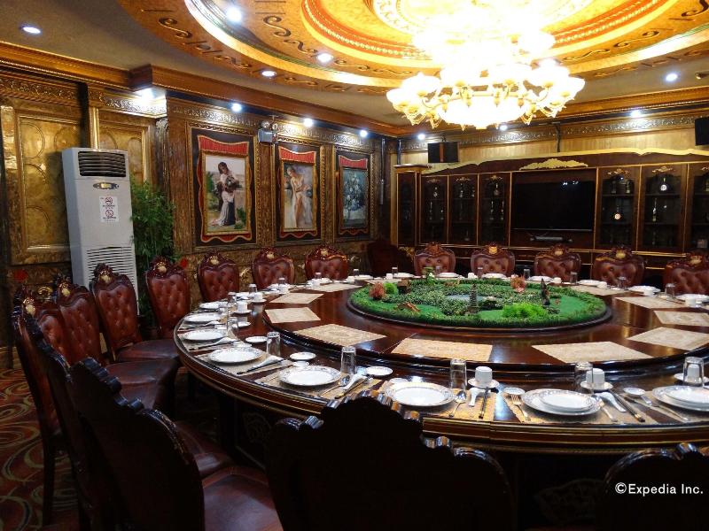 Lido De Paris Hotel image
