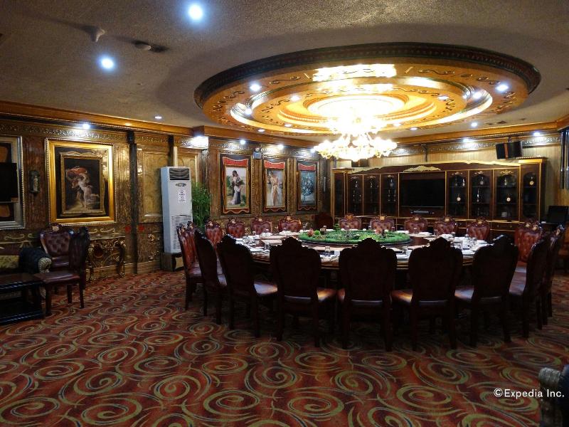 Lido De Paris Hotel image