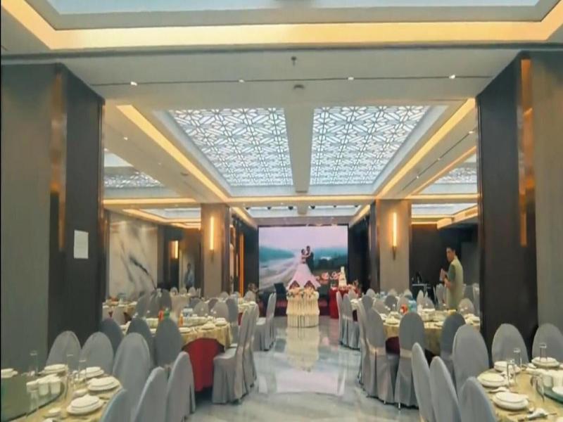 Lido De Paris Hotel image