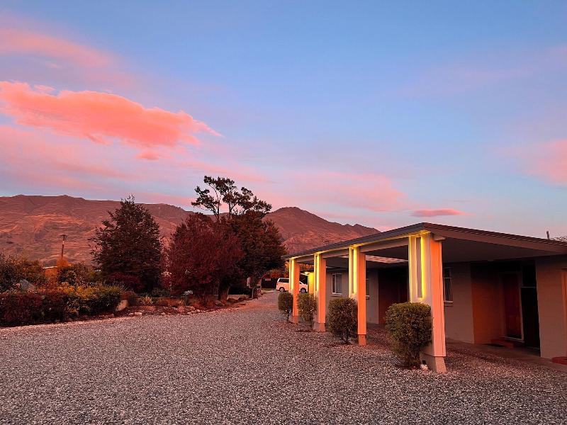 Manuka Crescent Motel image