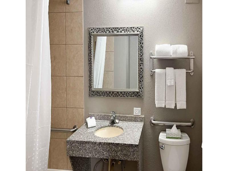 DOUBLE Accessible KING SIZE BED