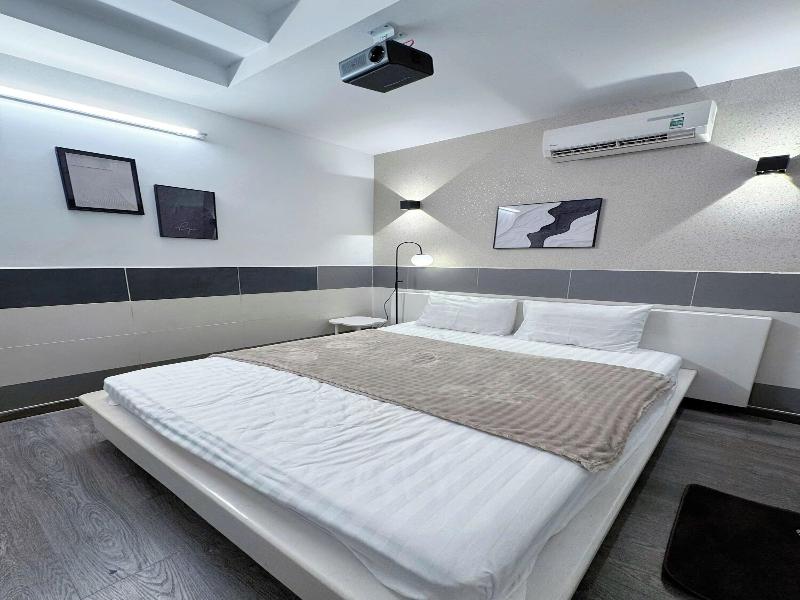 New Hotel image